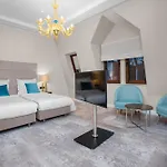 Grand Park 4*
